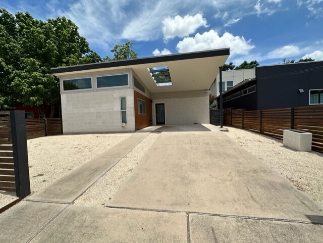 Building Photo - 5920 Lux St