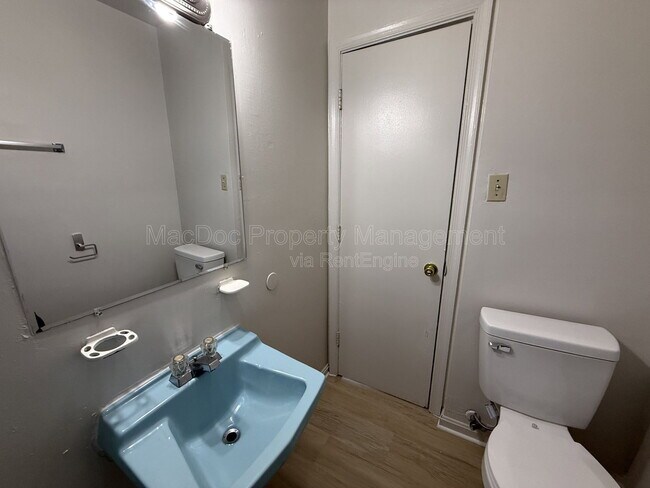 Building Photo - 809 Denton Cir