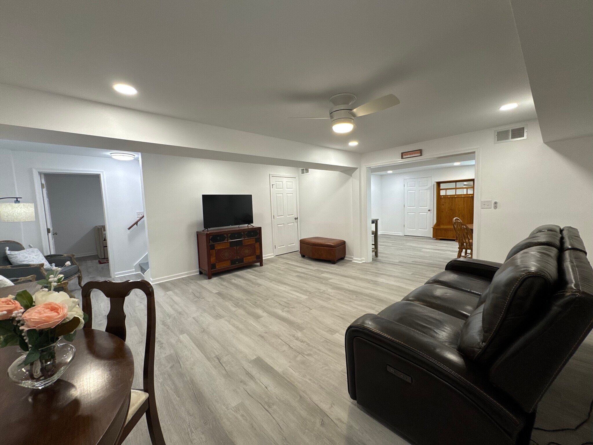 Living room - 1042 Laurel Grove Rd