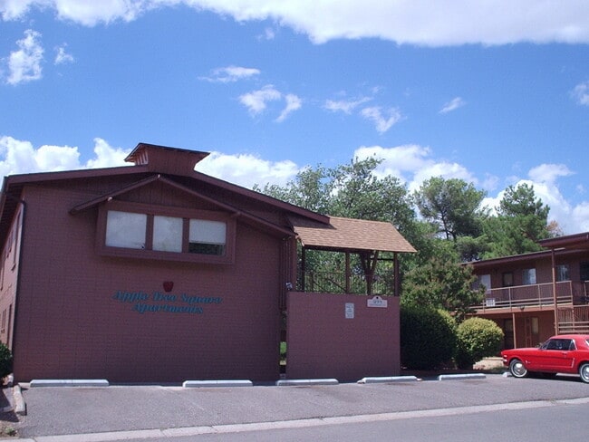 Building Photo - APARTMENT - UPTOWN SEDONA- APPLE TREE SQUARE