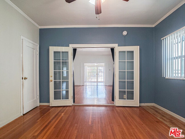 Building Photo - 336 S Wilton Pl