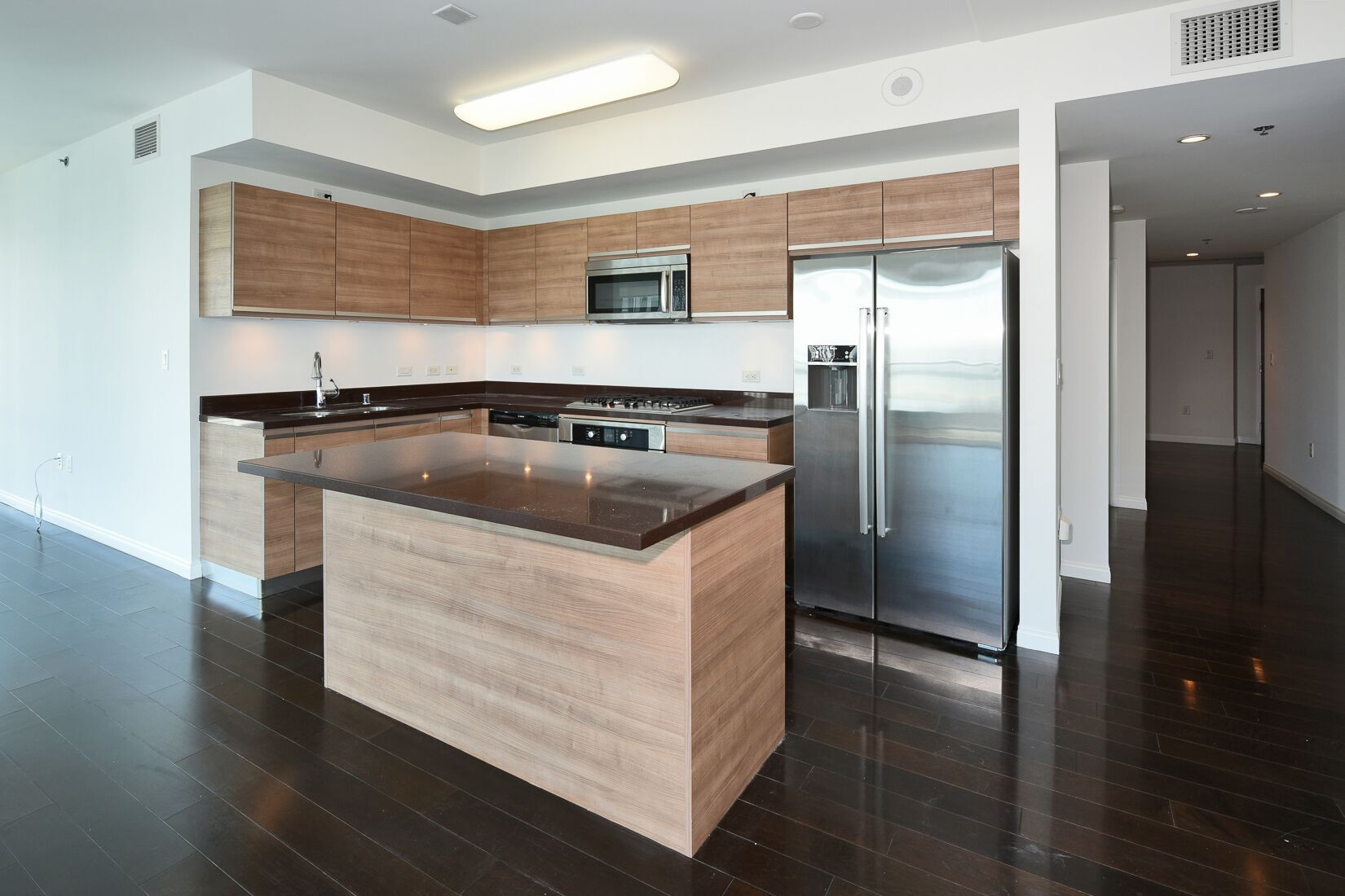 Building Photo - 3785 Wilshire Blvd