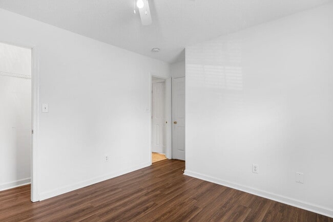 Building Photo - 115 Chloe Ln