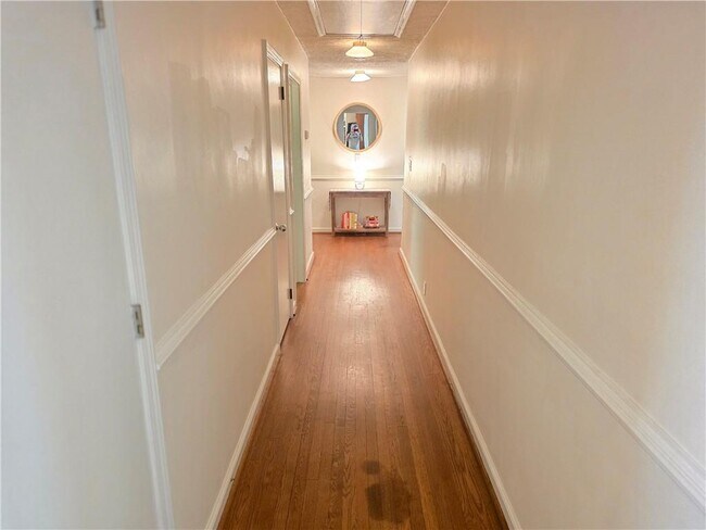 Building Photo - 2129 Pine Forest Dr NE