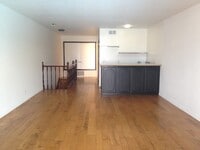 Building Photo - Los Caballeros #007