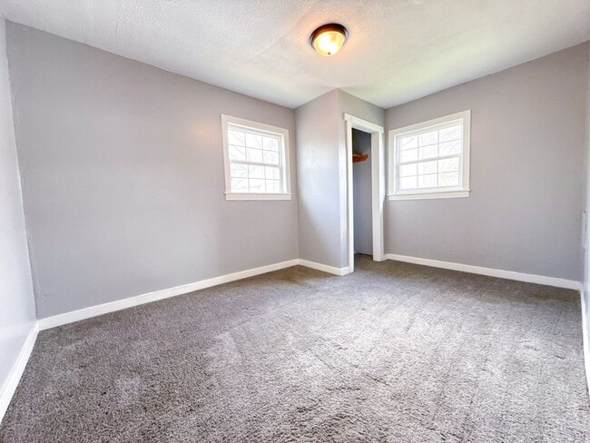 Building Photo - Newly Rehabbed Cozy 2BR Home Near Downtown Columbus – Modern Updates for Only $1,249