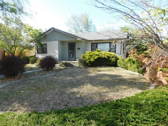 Primary Photo - Great Family Home