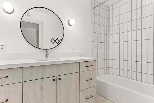 Building Photo - 6021 E Acoma Dr