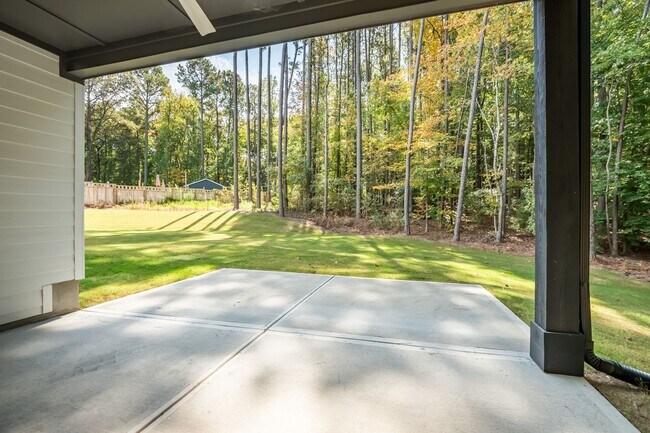 Building Photo - Modern 5-bedroom, 5-bathroom home in Durham
