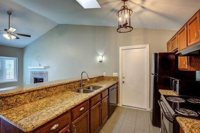 Building Photo - 5519 Bainbridge Dr