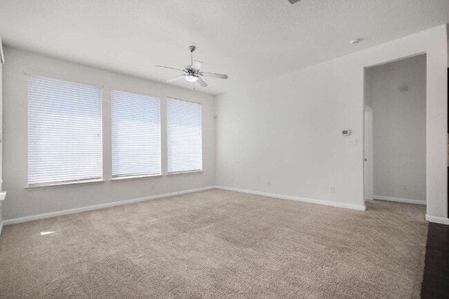 Building Photo - "Charming 3-Bedroom Oasis with 2 Baths in ...