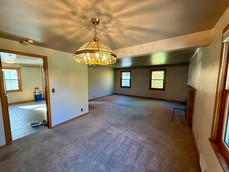 Building Photo - 5403 Pleasant Ave