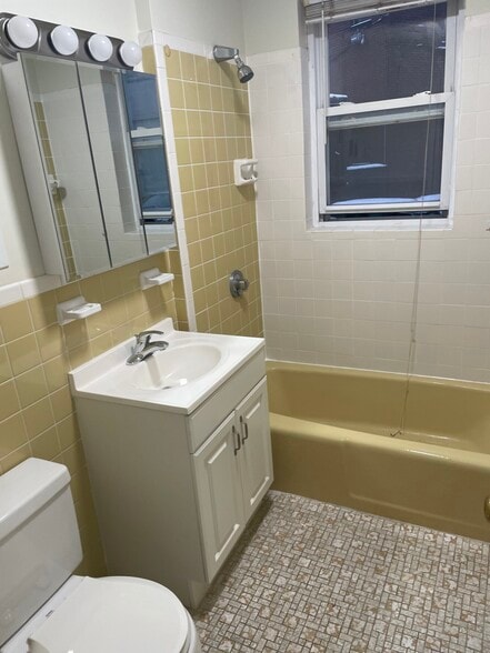 Building Photo - 400 Highland Ave