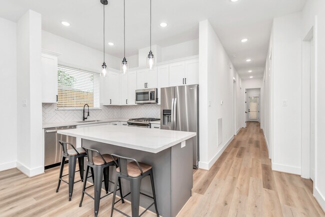 Building Photo - 3613 Rosalie St