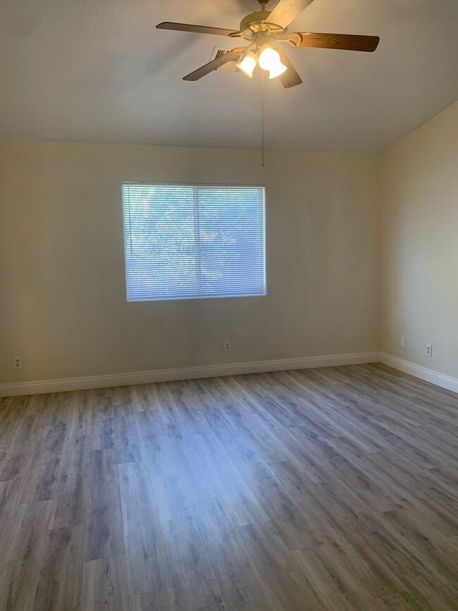Building Photo - Single Story 3 Bedroom Home for Rent