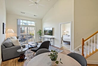 Building Photo - 1800 Diagonal Rd