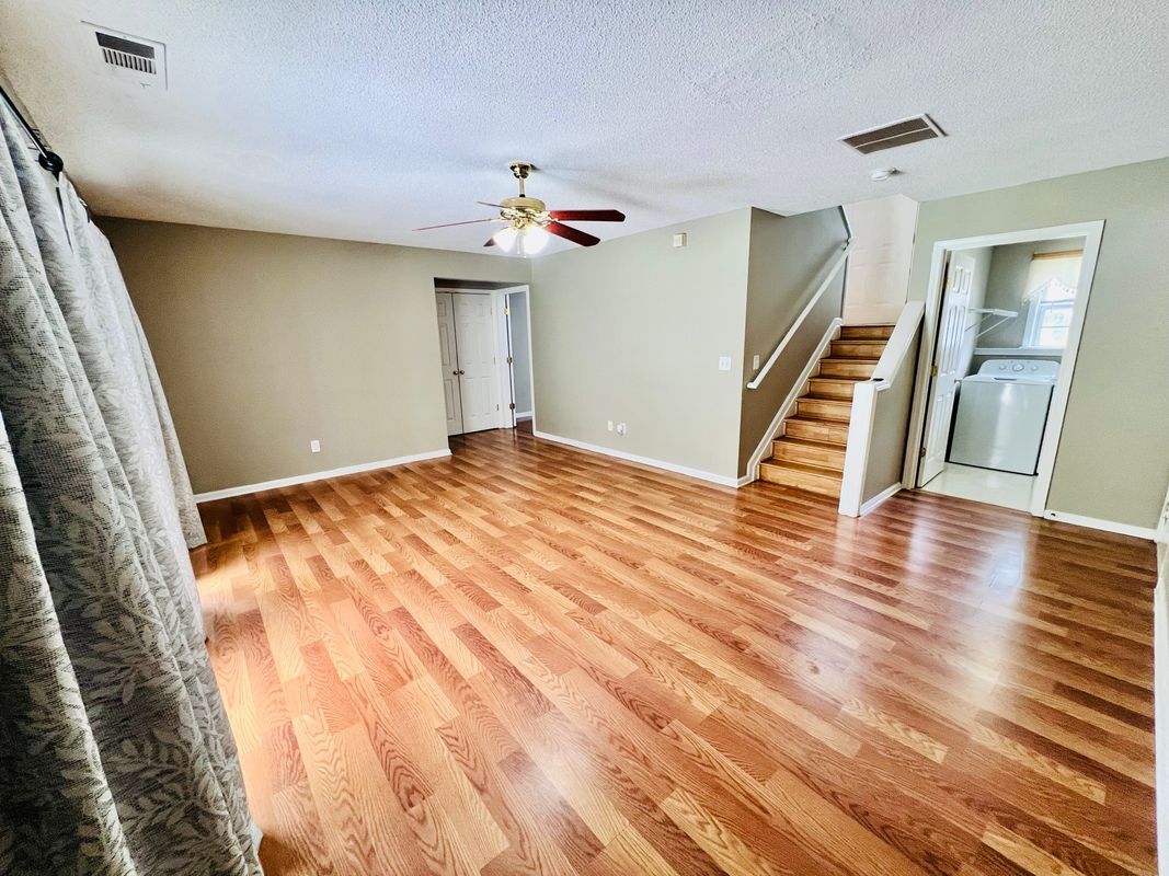 Building Photo - 391 Bass Way NW
