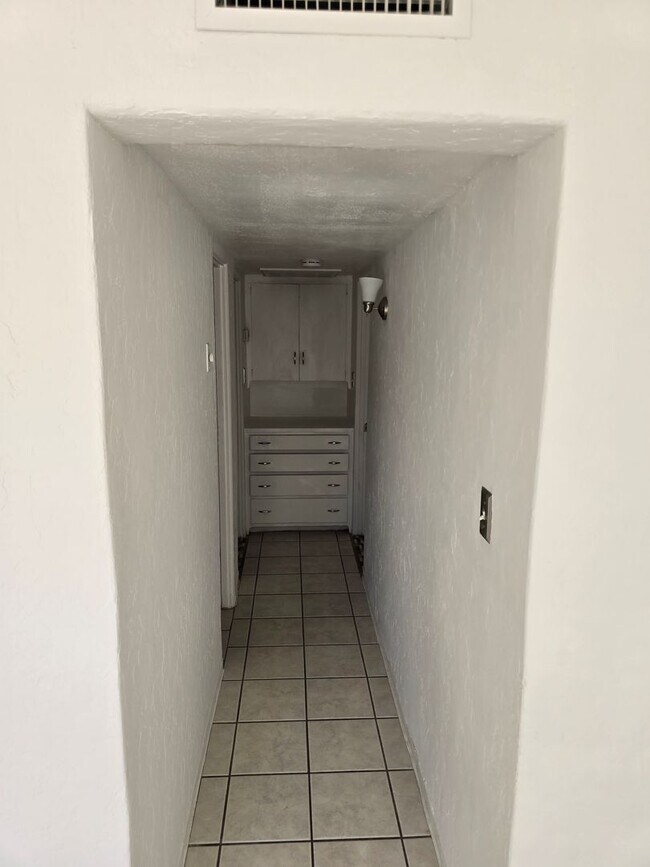 Building Photo - pm0133