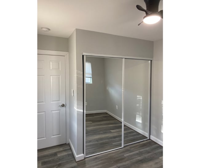 Building Photo - 438 R Main St