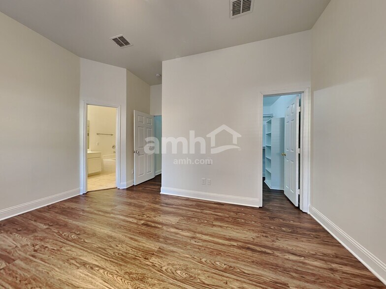 Building Photo - 11600 Turkey Creek Dr