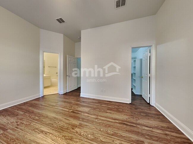 Building Photo - 11600 Turkey Creek Dr