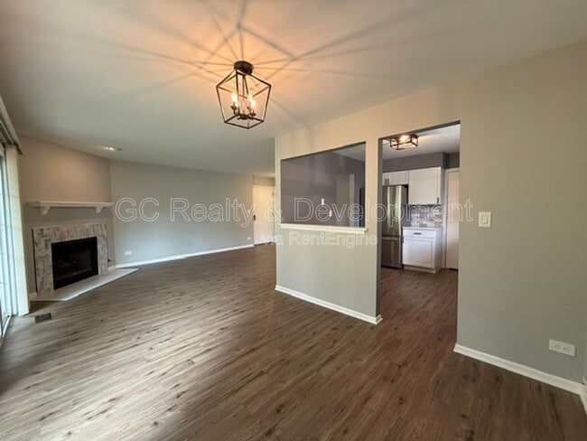 Building Photo - 1686 Grosvenor Cir
