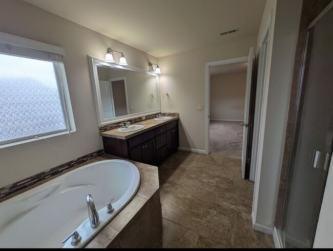 Building Photo - North Albany 4 bedroom single family house