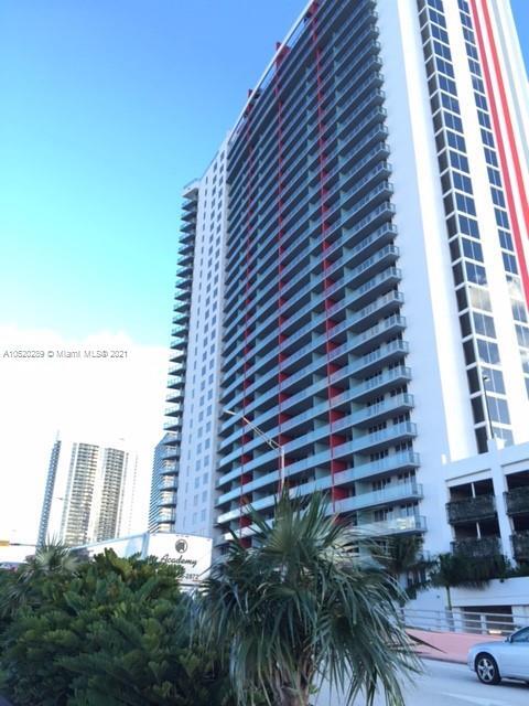 Building Photo - 2602 E Hallandale Beach Blvd