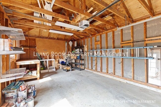 Building Photo - 6533 N Campbell Ave