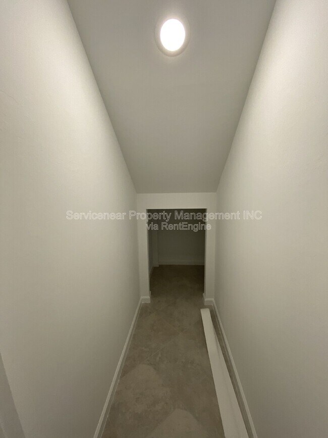 Building Photo - 6136 Baywood Ct