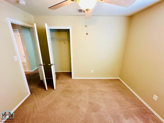 Building Photo - Beautiful and Well-maintained 3-Bedroom 2-...