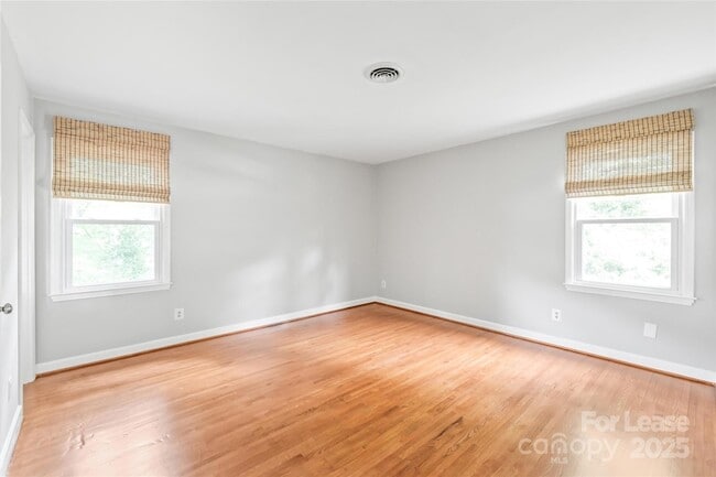 Building Photo - 5001 Vescova Ct