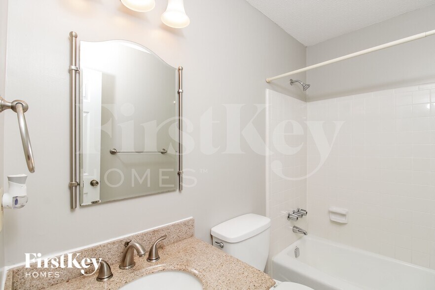 Building Photo - 6706 River Hills Dr