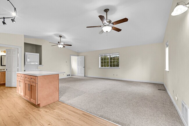 Building Photo - 50 Spruce Dr