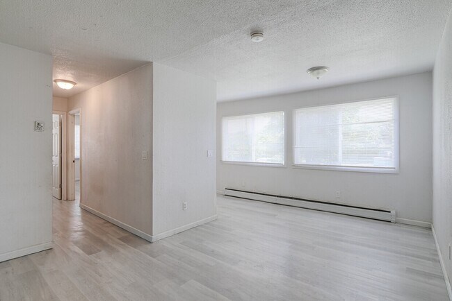 Living Room - Holmes Flatz