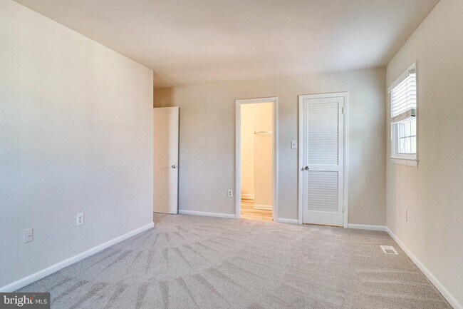 Building Photo - 3000 Winter Pine Ct