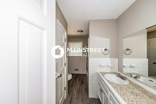 Building Photo - 3 Bedroom Pet-Friendly Home in Tarrant, AL with Main Street Renewal