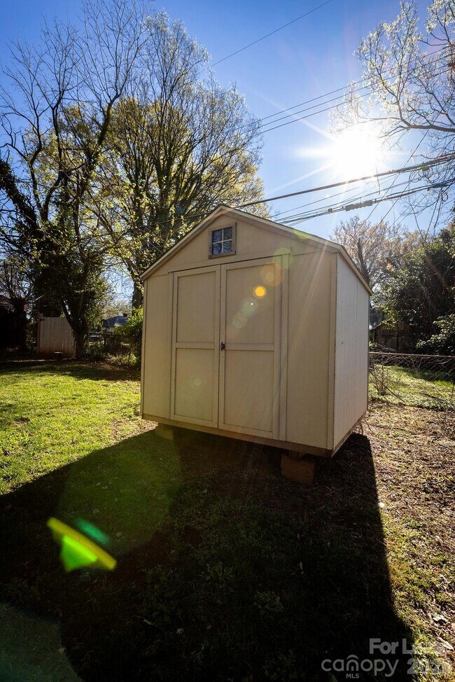 Building Photo - 435 Walnut Ave