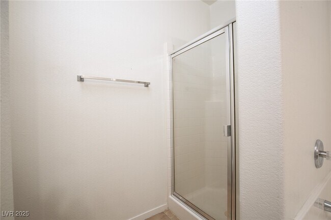 Building Photo - 5655 E Sahara Ave