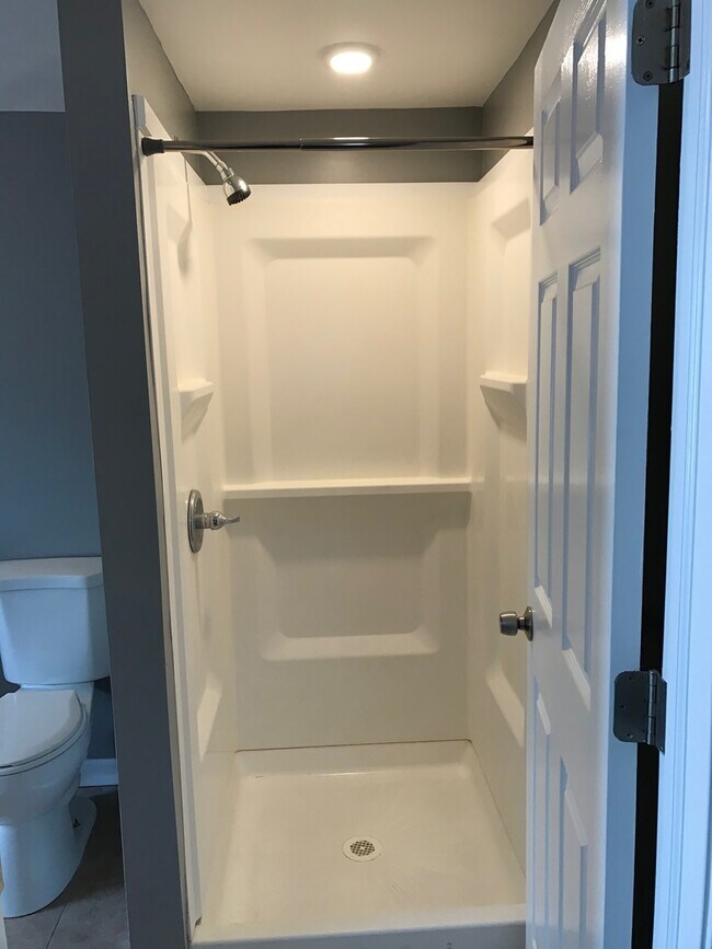 Building Photo - 353 Poplar St