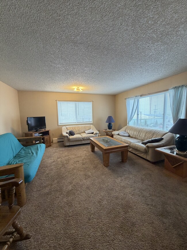 Building Photo - 120 Carlanna Lake Rd