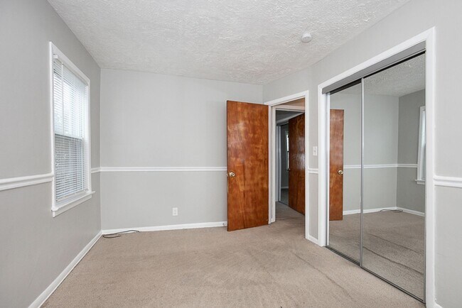 Building Photo - 3 Bed/1 Bath Single Family Home!