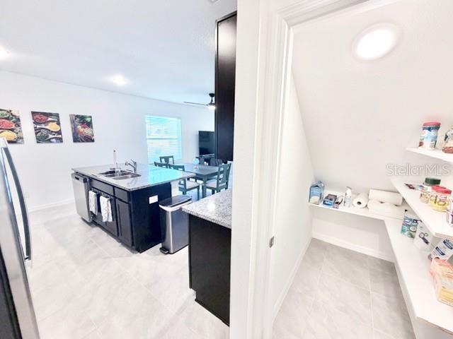 Building Photo - 633 Belgrove St