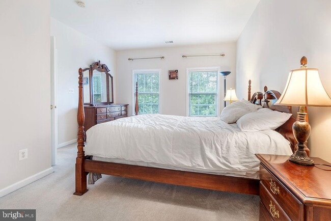 Building Photo - 43997 Riverpoint Dr