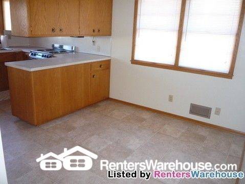Building Photo - 931 Scheffer Ave