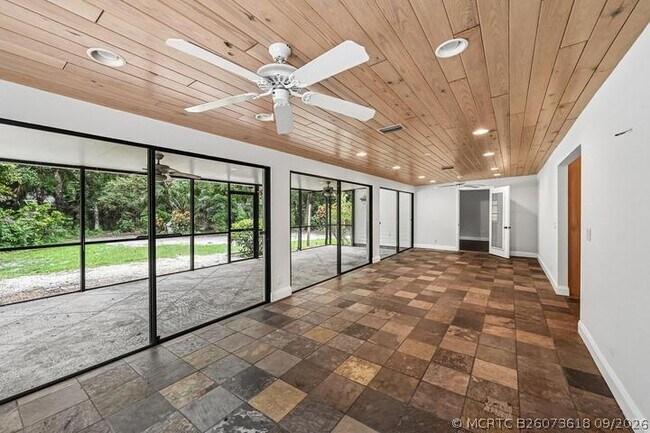 Building Photo - 16700 96th Terrace N