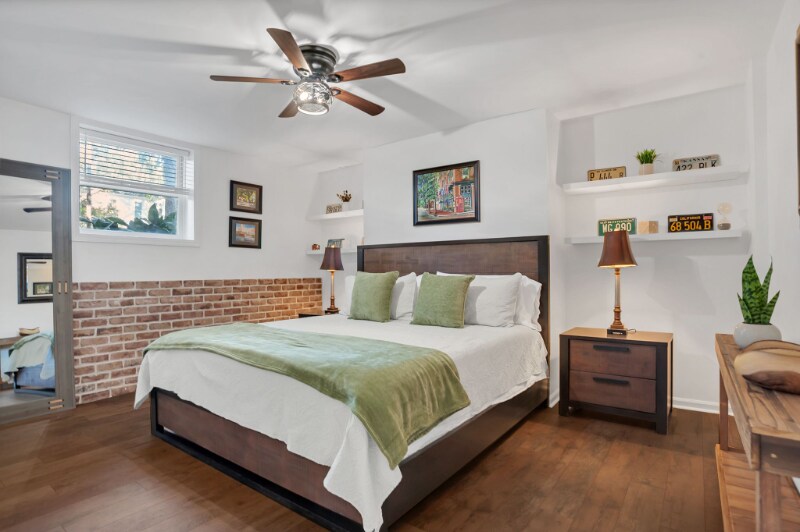 Building Photo - 121 W Hall St