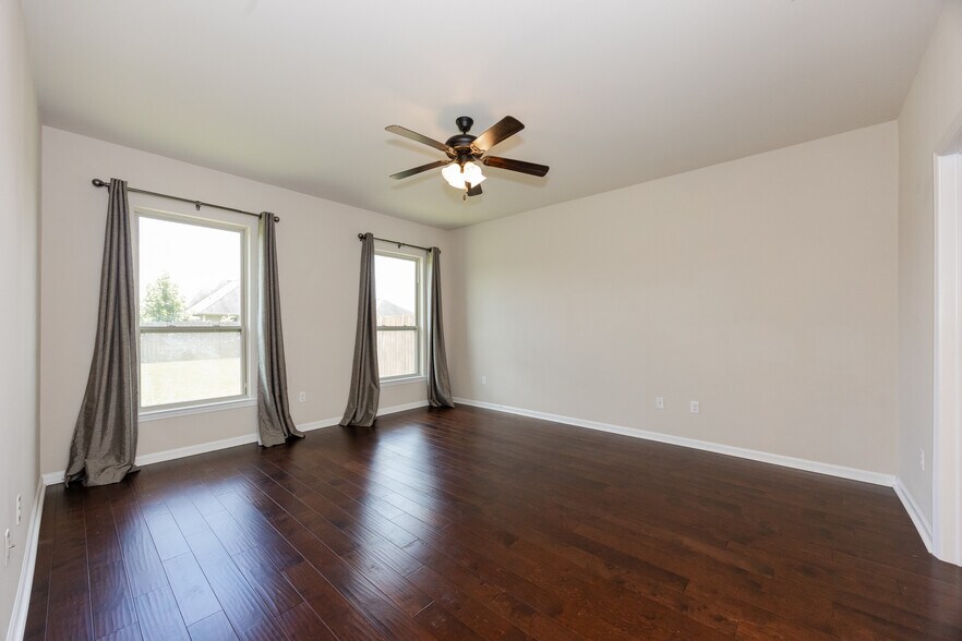 Building Photo - 8578 Arabella Ave