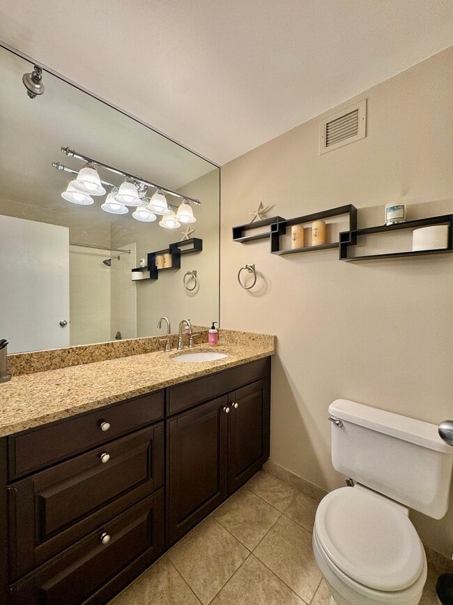 Building Photo - 200 N Dearborn St