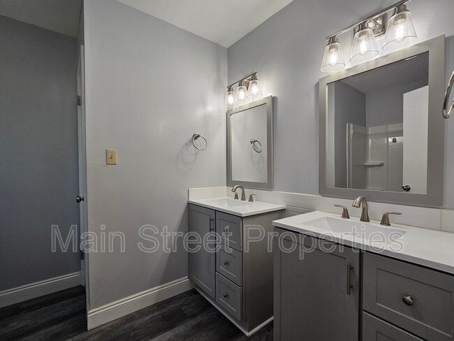 Building Photo - 6206 Woodward Ln